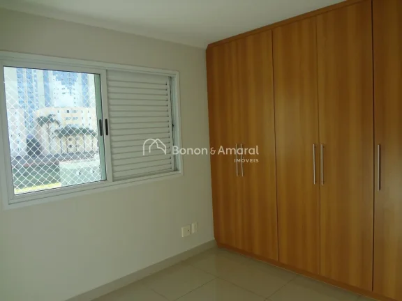 Imagem Amplo apartamento para locação em rua tranquila, com 4 dormitórios, sendo 1 suíte com hidromassa...