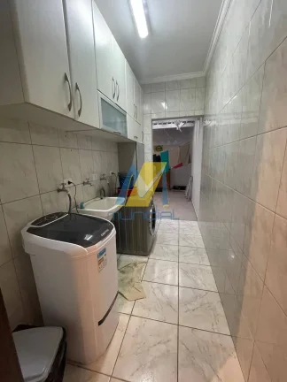 Imagem Sobrado amplo com 4 dormitórios e área gourmet - 192m²