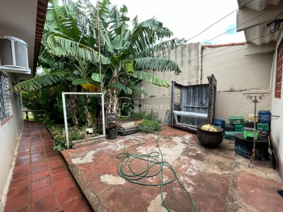 Imagem Impecável Casa à Venda na Orla Morena em Campo Grande-MS: 4 Quartos, 1 Suíte, 4 Salas, 2 Banheiros, 7 Vagas, 289,61 m²!