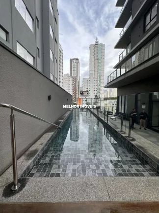 Imagem Apartamento Alto Padrão á venda com 3 suítes, 2 vagas andar alto com vista mar em Balneário Camboriú