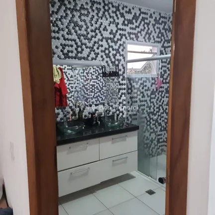 Imagem Linda casa em condomínio fechado em Barão Geraldo. A residência possui quatro suítes, dois banhe...