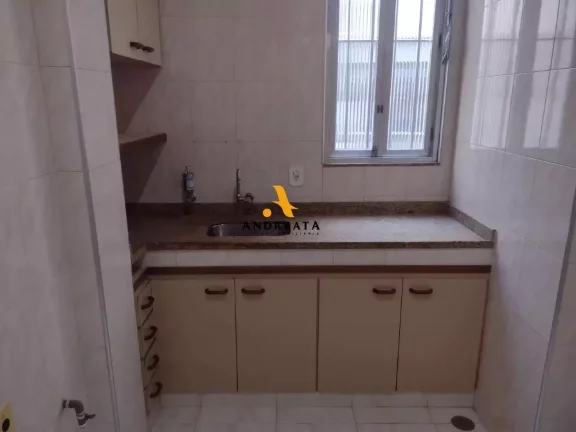 Imagem Gloria - Rua Santo Amaro - Vendo ótimo apto 2 quartos , boa cozinha - localiação privilegiada - R$390.000,00 - Agende uma visita!