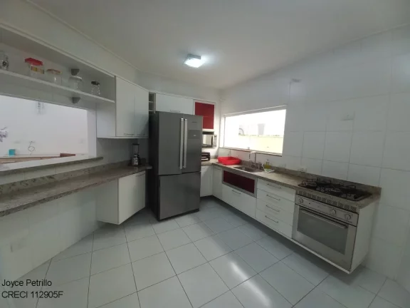 Imagem Casa em Condomínio Fechado de Alto Padrão à Venda em Peruíbe.