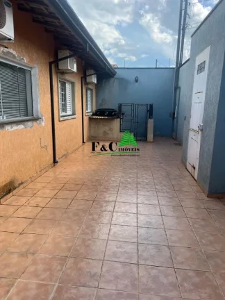 Imagem Casa para Venda em Limeira, Vila Rosana, 3 dormitórios, 2 suítes, 1 banheiro, 2 vagas