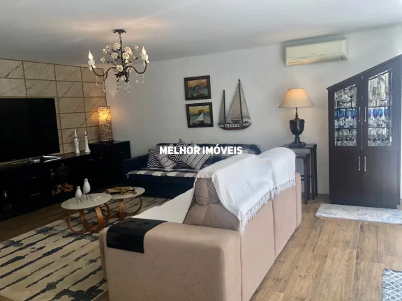 Imagem Casa Alto Padrão a venda em Condominio Fechado com 04 suítes e 03 vagas.