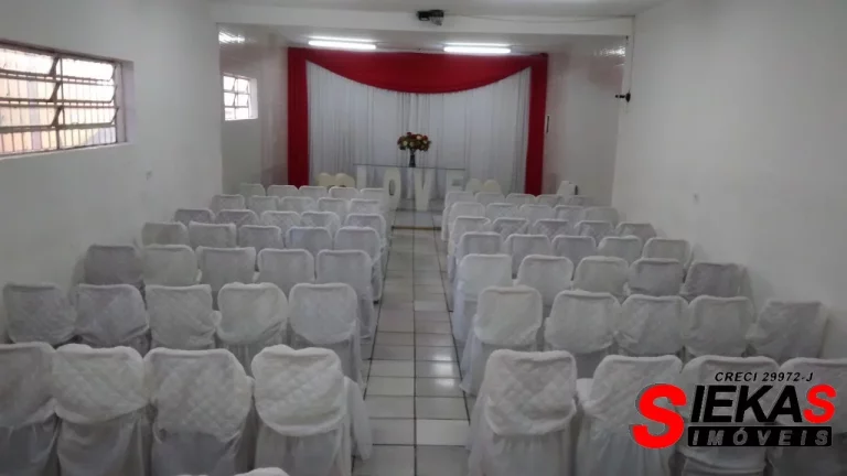 Imagem Salão Comercial na Vila Santana, São Paulo-SP: 2 Salas, 6 Banheiros, 3 Vagas, 300m². Venha Conferir!