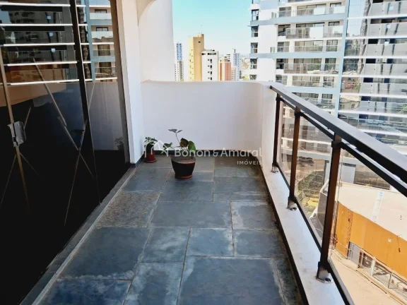Imagem Este amplo apartamento de 211m², com planta inteligente e ocupando um andar inteiro, está situado ...