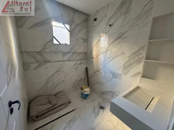 Imagem Casa à venda em Praia Grande-SP, bairro Aviação, 3 quartos, 1 suíte, 1 sala, 2 banheiros, 1 vaga, 175m²