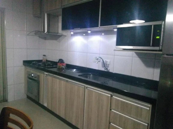 Imagem Sobrado maravilhoso com 200 m² 3 Dormitórios Sendo 1 Suíte 5 Vagas