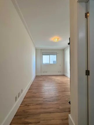 Imagem Apartamento com 3 Suítes e 2 Vagas de garagem em Florianópolis