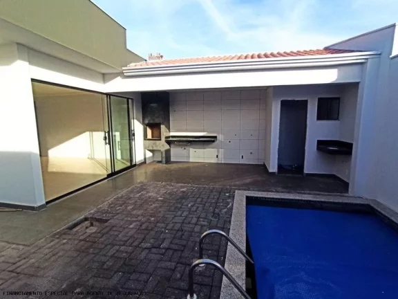 Imagem Casa para Venda em Maringá, Parque Avenida, 2 dormitórios, 1 suíte, 2 banheiros, 1 vaga