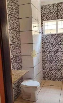 Imagem Casa com piscina em um espaço de 339 m²
