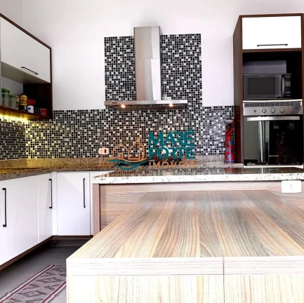Imagem LINDA CASA COM PISCINA EM CONDOMINIO FECHADO