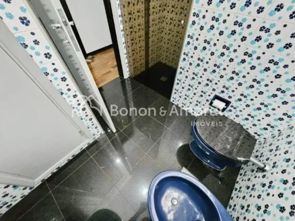 Imagem Casa bem localizada, em avenida consolidada, rodeada por clínicas, comércio, escritórios e estaci...