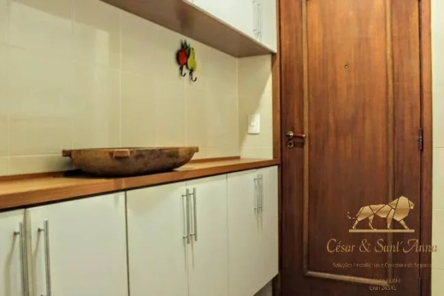 Imagem Apartamento com 3 dormitórios à venda no Capivari em Campos do Jordão/SP