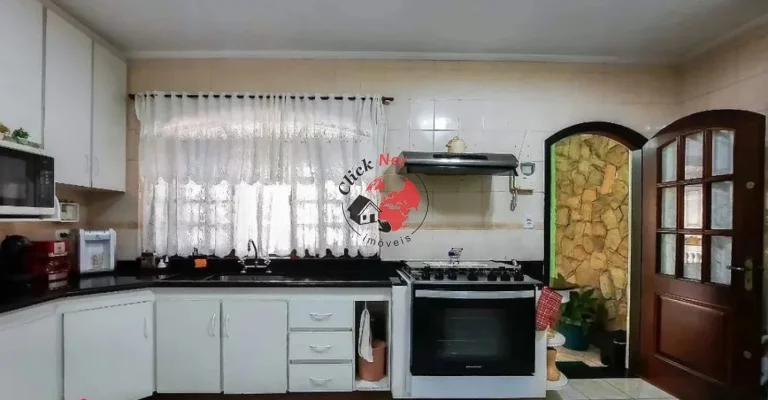 Imagem Sobrado com Piscina à Venda no Bairro Independência – Espaço, Lazer e Conforto para Sua Família!