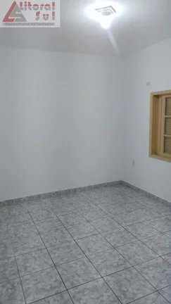 Imagem Casa à venda em Praia Grande-SP, bairro Ocian: 2 quartos, 1 sala, 1 banheiro, 2 vagas, 150m². Imperdível oportunidade!