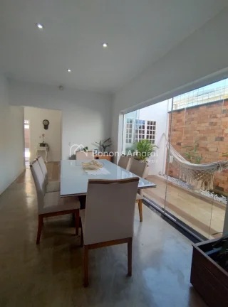 Imagem Apresentamos esta belíssima casa, muito bem localizada, ideal para quem busca conforto, segurança ...