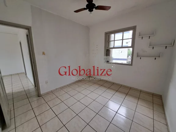 Imagem Apartamento à venda com 55m², 2 quartos, 1 banheiro, rua tranquila por R$320.000,00 na Aparecida em Santos