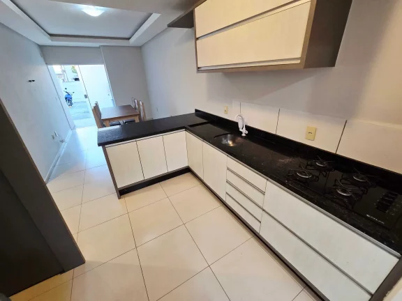 Imagem Apartamento semi mobiliado com 2 dormitórios e 1 vaga no Santa Regina em Camboriú/SC