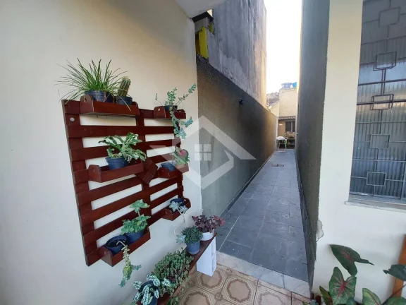 Imagem Casa duplex com 5 quartos, área externa, terreno 250 m². Campo Grande