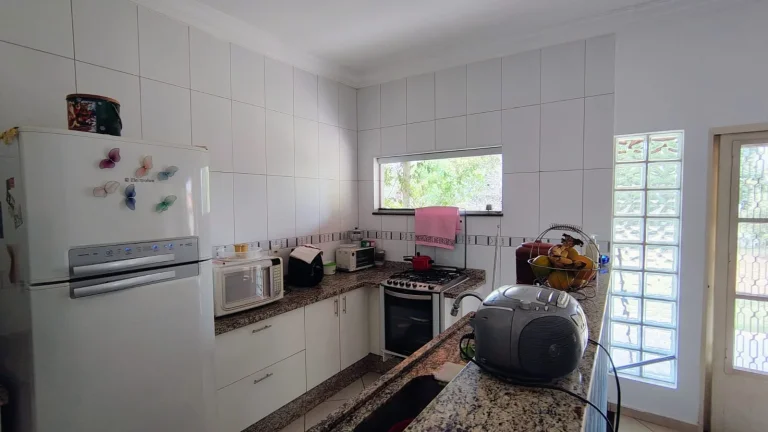 Imagem Casa à venda no Jardim Colonial 1 Araçoiaba da Serra-SP: 2 quartos, 1 sala, 2 banheiros, 2 vagas de garagem, 800m² de área.