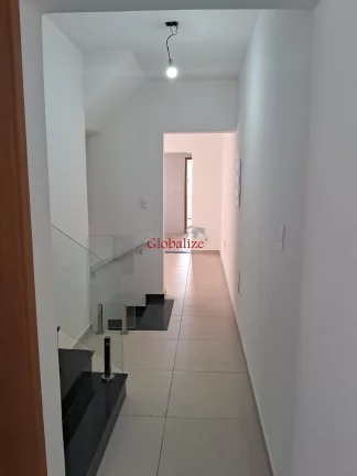 Imagem Bela casa sobreposta duplex recém-construída em Santos no bairro da Aparecida com 3 dormitórios, uma suíte e piscina a venda por R$ 1.175.000,00.