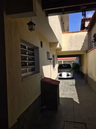 Imagem Sobrado à venda, 246 m² por R$ 880.000,00 - Vila Figueira - Suzano/SP