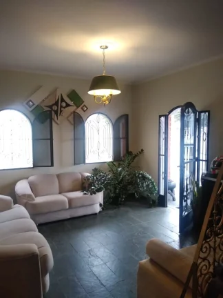 Imagem Casa 3 Dormitórios em excelente localização próxima ao Parque das Águas-Jardim Leocádia/SP