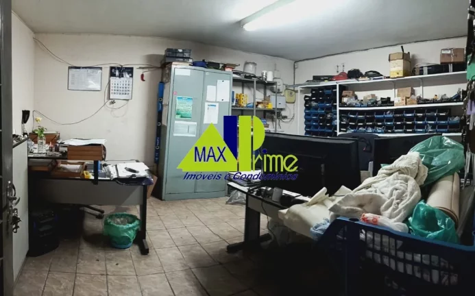 Imagem Galpão Comercial à Venda na Vila Ré, São Paulo-SP: 5 Salas, 4 Banheiros, 8 Vagas de Garagem, 782m² de Área.