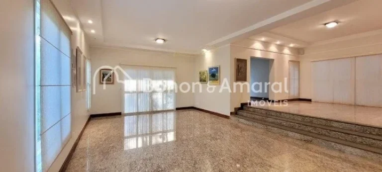 Imagem Lindo e aconchegante sobrado! No piso principal conta com um hall de entrada, uma das suítes na par...