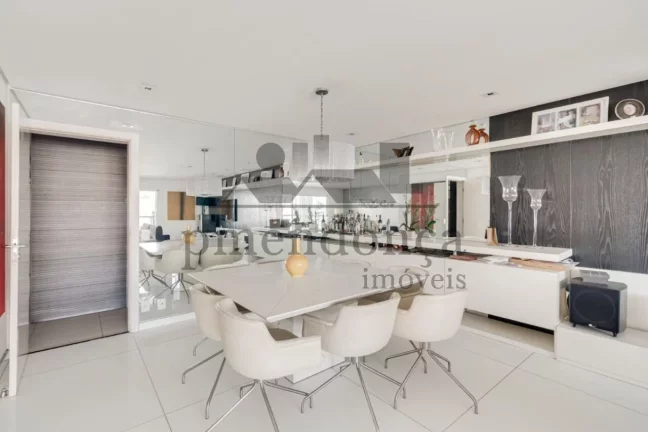 Imagem Apartamento na Vila Nova Conceição com 234m² pronto para morar!