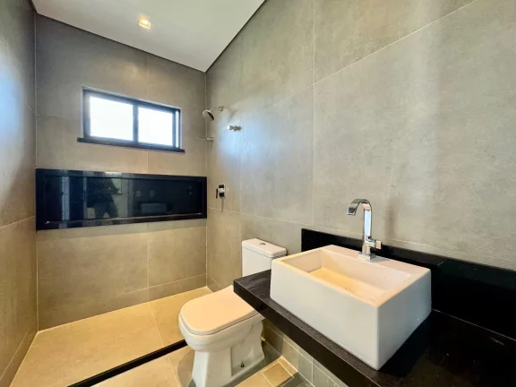 Imagem (CA8226) Uma casa localizada no Alphaville medindo 330m².