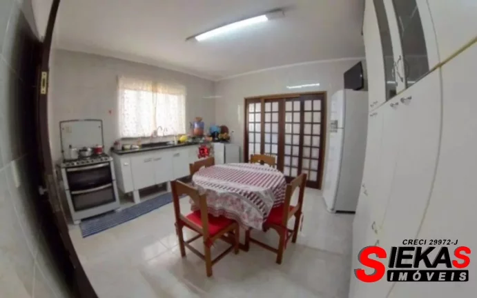 Imagem Imóvel de alto padrão com 3 quartos, 1 suite e 4 vagas de garagem no bairro Carrão, São Paulo-SP.