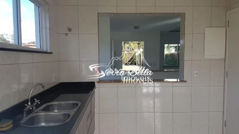 Imagem Casa com 4 dormitórios à venda, 200 m² por R$ 790.000,00 - Albuquerque - Teresópolis/RJ