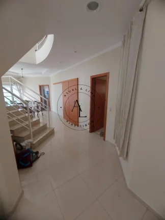 Imagem Encanto e Exclusividade: Casa em Condomínio de Alto Padrão em Valinhos com Conforto e Segurança!