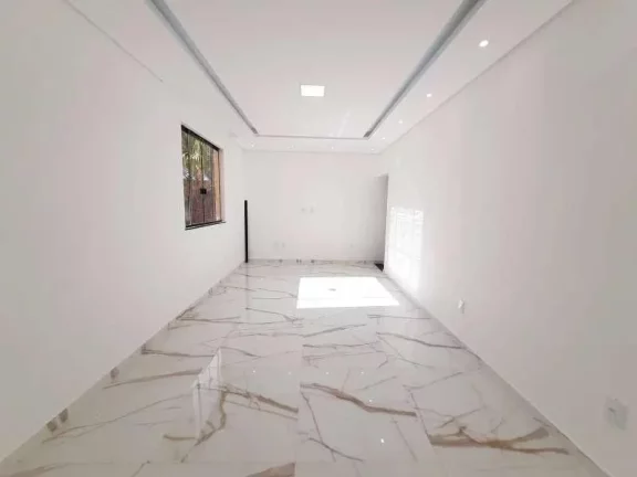 Imagem Casa espaçosa de 3 dormitórios, suíte com varanda e duas vagas de garagem, localizada no bairro Caiçaras em Barbacena