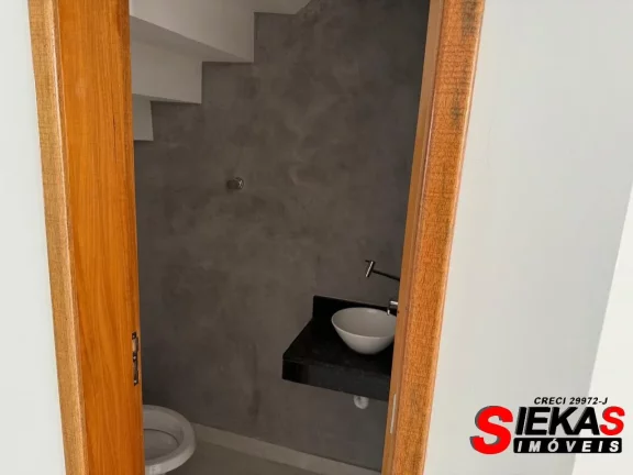 Imagem Casa de 2 quartos com suíte, 2 banheiros e 2 vagas na Vila Ré, São Paulo-SP: seu novo lar espera por você!