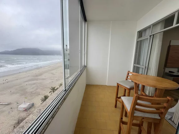 Imagem Apartamento frente mar com 3 dormitórios sendo 2 suítes e 1 vaga de garagem em Balneário Camboriú