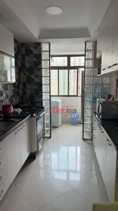 Imagem Apartamento com 3 dormitórios à venda, 110 m² por R$ 1.500.000 - Centro - Cabo Frio/RJ