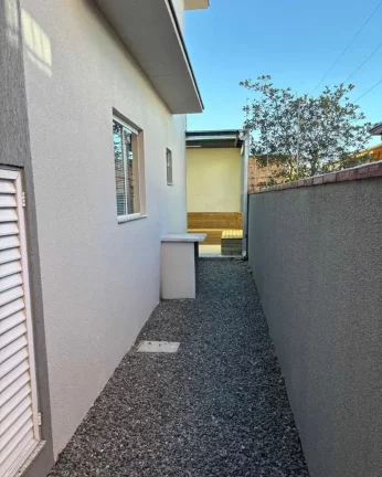Imagem Sobrado com 3 dormitórios sendo 1 suíte e 2 vagas - Iririú | Joinville/SC