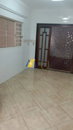 Imagem Sobrado à Venda com 359m², 4 dormitórios, 4 suítes, 1 sala e 5 vagas!!!