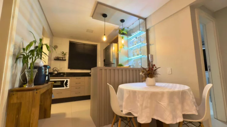 Imagem Apartamento mobiliado com 2 suítes e 1 vaga de garagem em Balneário Perequê