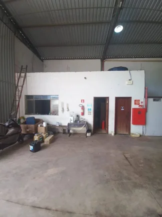 Imagem Galpão para Locação na BR 265, Barbacena - 450m2 com Piso Industrial