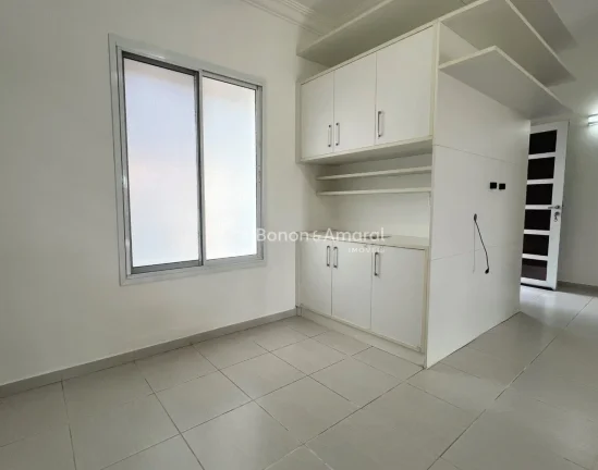 Imagem Casa muito bem distribuída em condomínio fechado, situada em uma das regiões mais valorizadas de ...