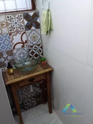 Imagem Lindo Sobrado 150 metros, todo reformado com ótima localização na cidade de São Bernardo do Campo, ótimo valor.