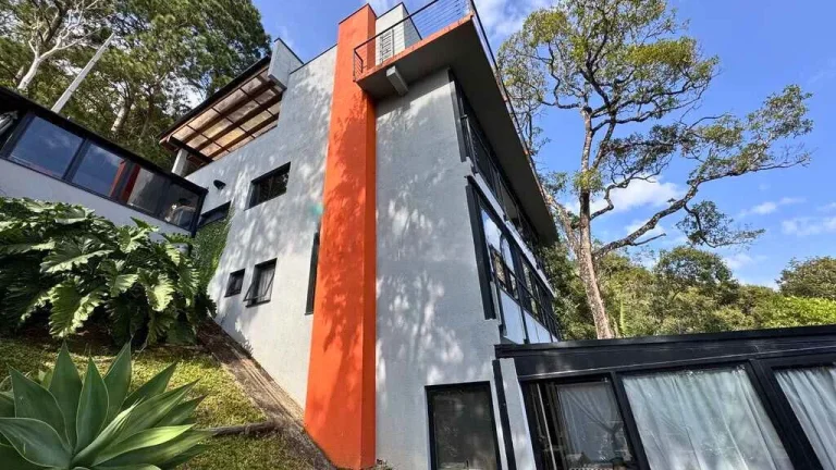 Imagem Casa Alto Padrão: Onde o Propósito Encontra o Silêncio das Montanhas