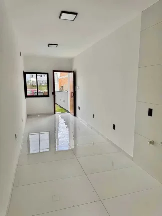 Imagem Casa geminada com 2 dormitórios e garagem para 2 carros em Palhoça/SC