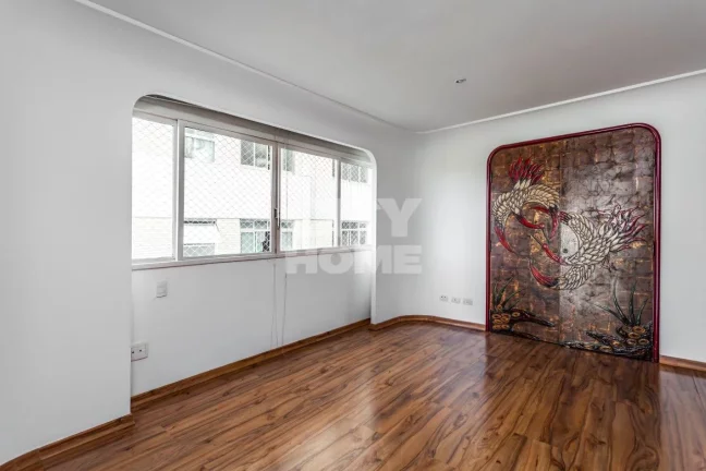 Imagem Lindo apartamento com 240m2, 3 dormitórios ( 1 suíte ) e 2 vagas na garagem. Apartamento impecáve...
