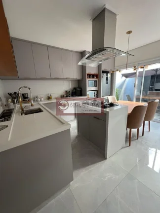 Imagem Vendo sobrado novo com planejados. Lindo sobrado de 143m² no Jardim presidência, Imóvel de 3 Dormitorios com Armários, sendo 2 suítes, Closet, 2 vagas de garagem, Palnejados na cozinha e banheiro, Àres gourmet com churrasqueira, Agente uma visita e se sur